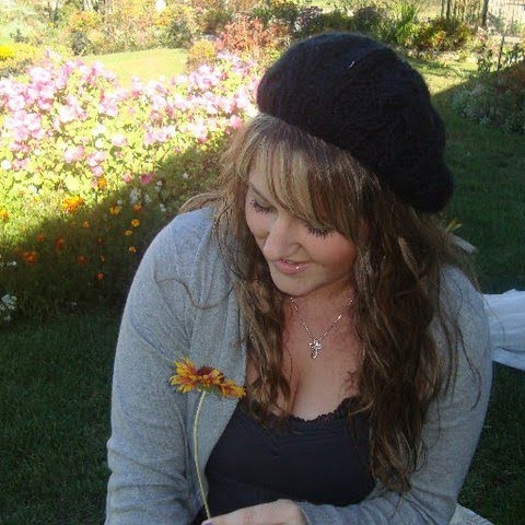 Jessica Melanson Photo 2
