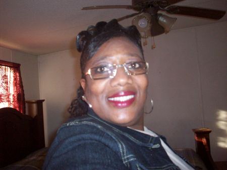 Betty Woods Photo 23
