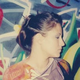 Ana Bernardi Photo 9