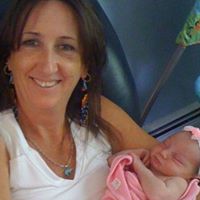 Julie Phelps Photo 17