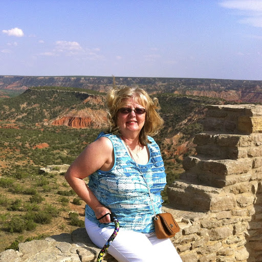 Paula Baxter Photo 34