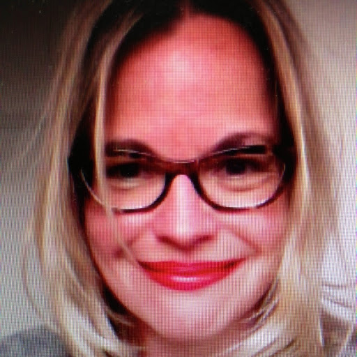 Anna Schroeder Photo 16