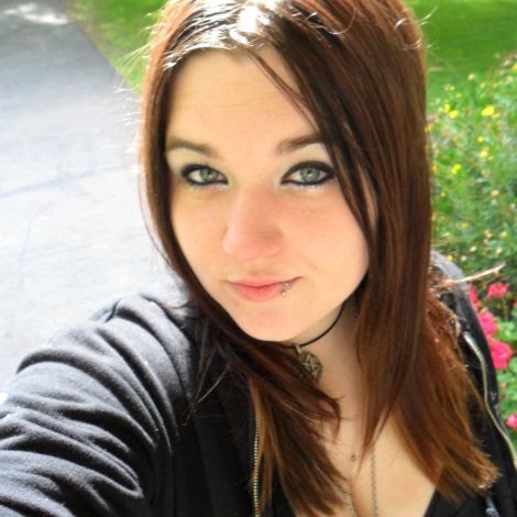 Mandy Steele Photo 27