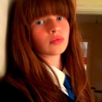 Claudia White Photo 37