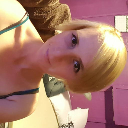 Robyn Barlow Photo 6