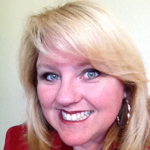 Julie Darnell Photo 9