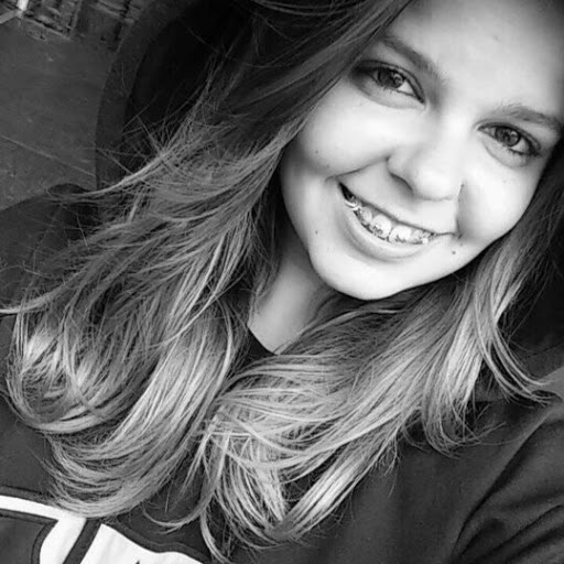 Samantha Gross Photo 13