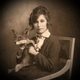 Annie Marshall Photo 35