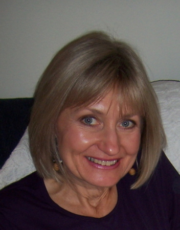 Lynda Young Photo 33