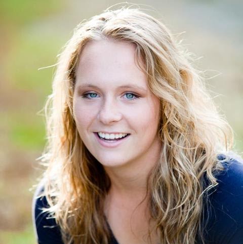 Christina Dawson Photo 11