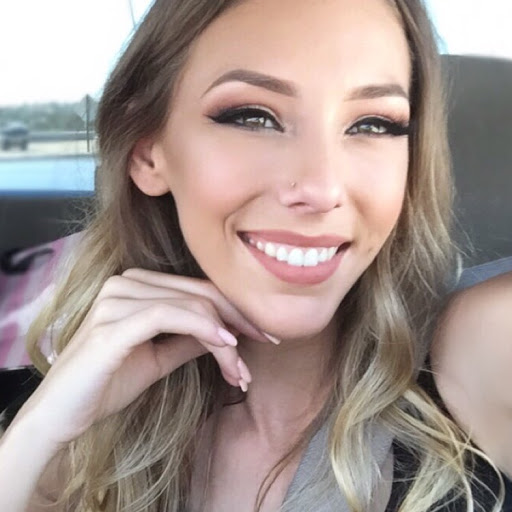 Stephanie Lowery Photo 28