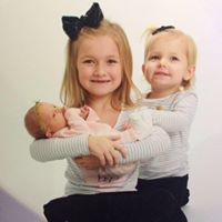 April Qualls Photo 18