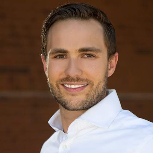 Jeffrey Lucas Photo 20