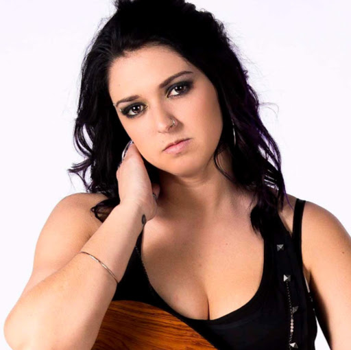 Victoria Watts Photo 33