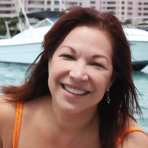 Michele Cruz Photo 25
