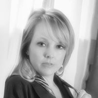 Michele Bullock Photo 19