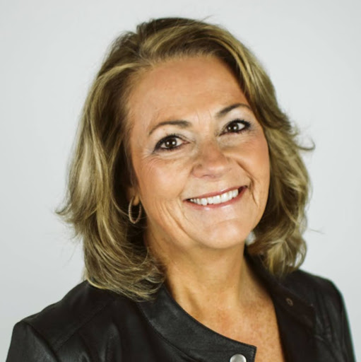 Kathy Wagner Photo 17