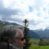 Mark Strong Photo 20