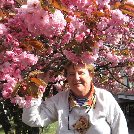 Christine Hauser Photo 22