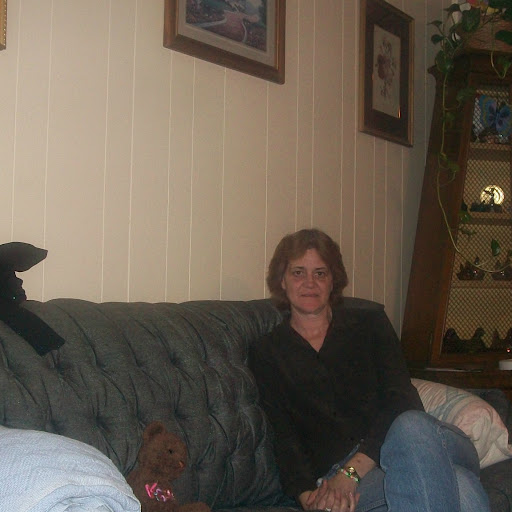 Julie Jackman Photo 8