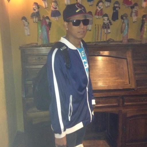 Erick Estrada Photo 27