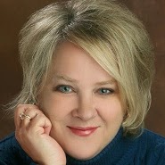 Tracy Larson Photo 26