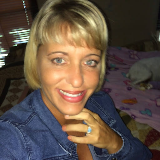Elizabeth Ingram Photo 15