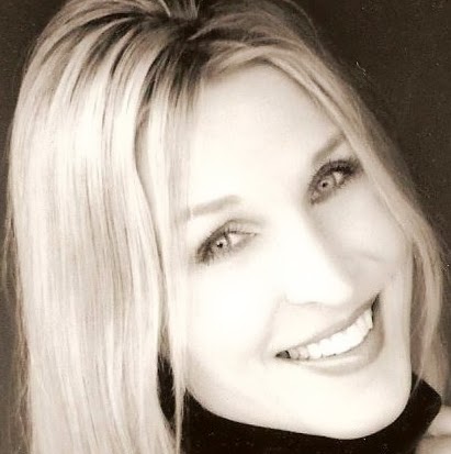 Kristine Robinson Photo 33
