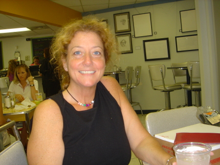 Barbara Farrell Photo 22