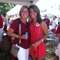 Julie Renner Photo 13