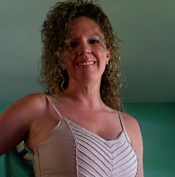 Heather Currie Photo 29