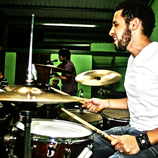 Manuel Zuniga Photo 22