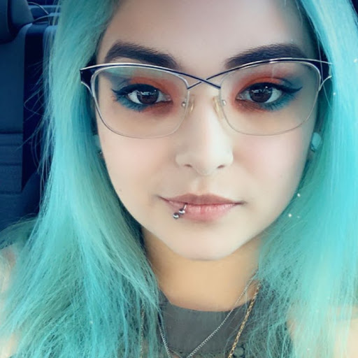 Claudia Sanchez Photo 20