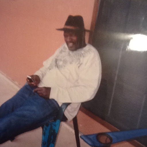 Carl Brown Photo 28