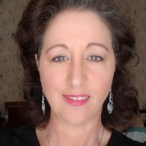 Lisa Fielder Photo 5