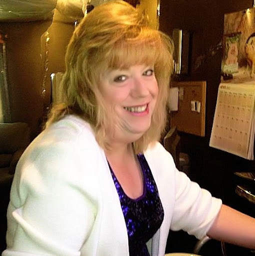 Debbie Viveiros Photo 3