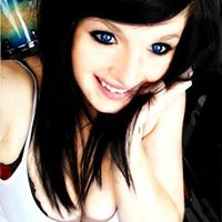 Nikki Walker Photo 33