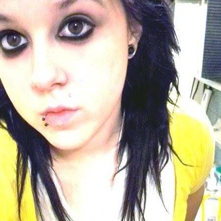 Stephanie Mathis Photo 14