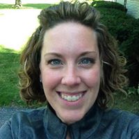 Stephanie Holt Photo 12