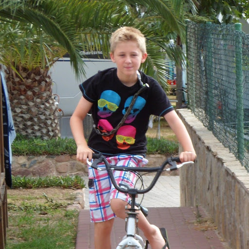 Harry Adams Photo 17