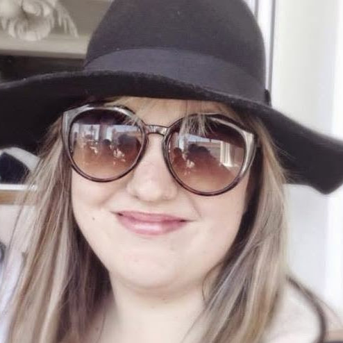 Victoria Andrews Photo 28