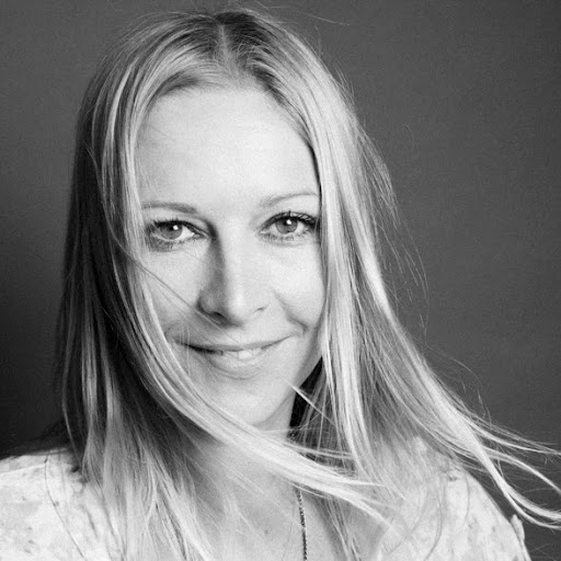 Victoria Sullivan Photo 37