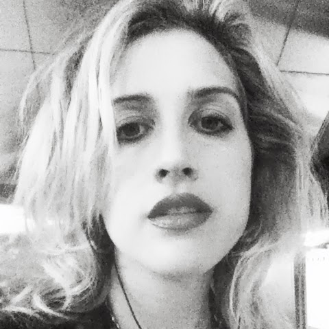 Elizabeth Waugh Photo 34