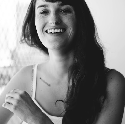 Julia Vale Photo 13