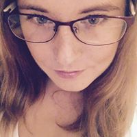 Emily Wilkinson Photo 10