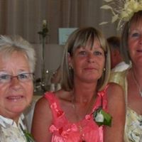 Julie Waite Photo 36