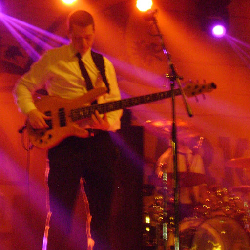 Carl Richardson Photo 31