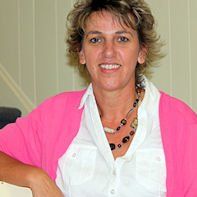 Jennifer Hurt Photo 15