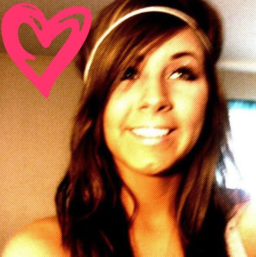 Kristen Stephens Photo 32