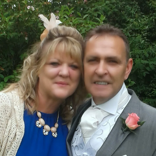 Angela Hanson Photo 34